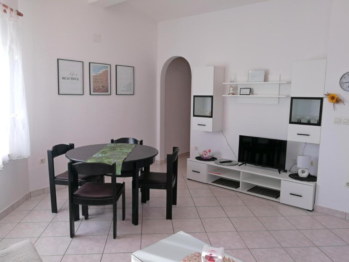 Apartments Ines Medulin Exterior photo