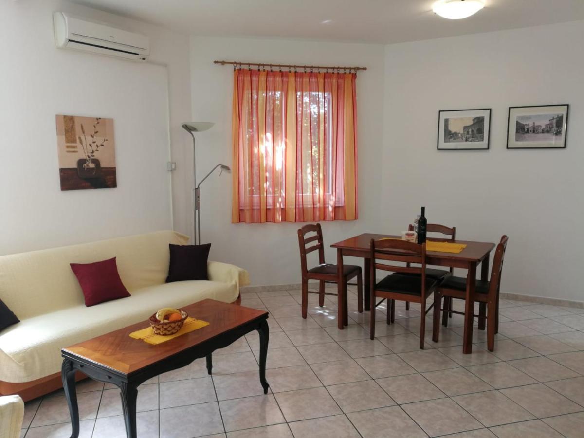 Apartments Ines Medulin Exterior photo